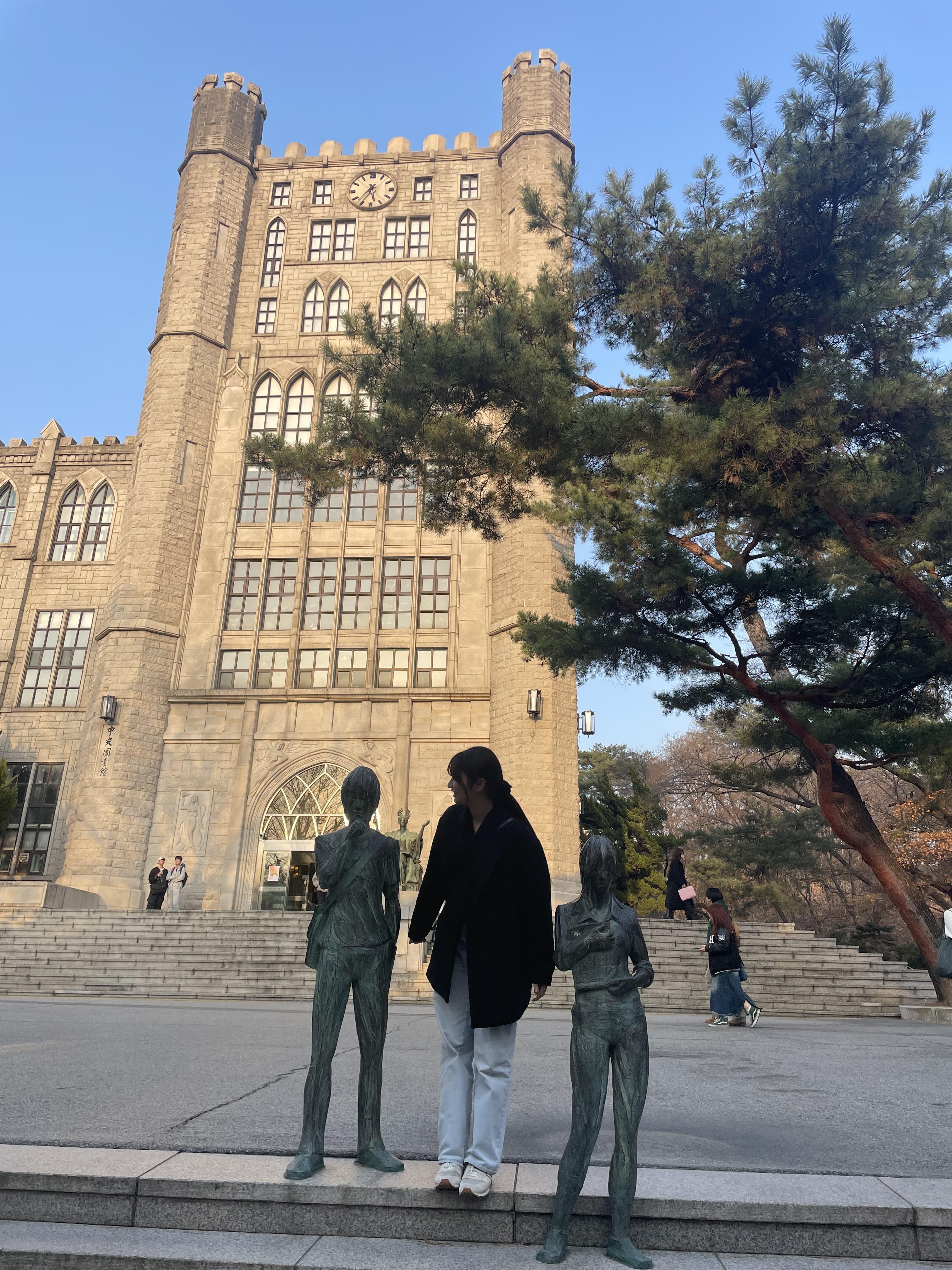 国際コミュニケーション学部 2年 M.I