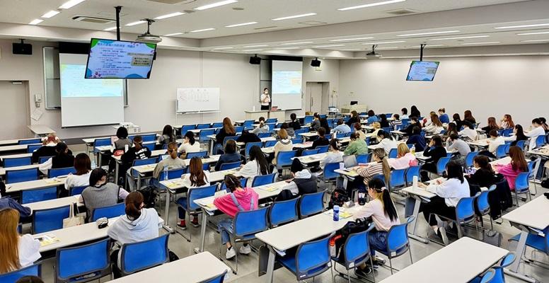 「多角的視野からみた健康概論 知っておきたい婦人科の基礎知識」を開催しました