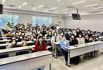 新入生を迎え、キャリア講演会を開催しました