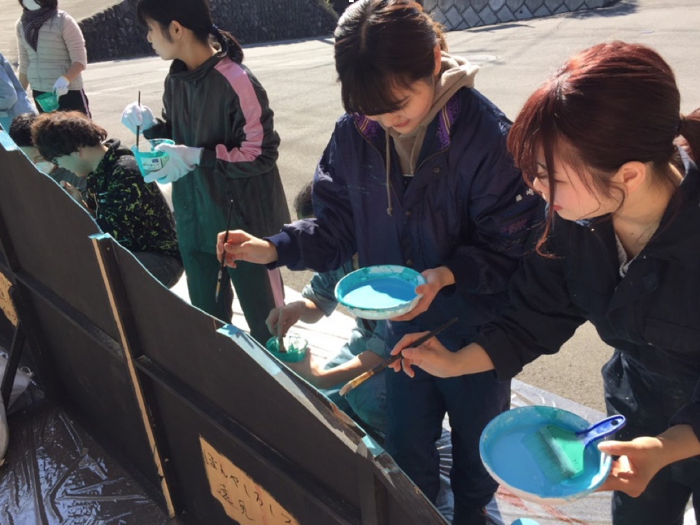 群馬県立女子大学 美学美術史学科学生たちによる制作風景