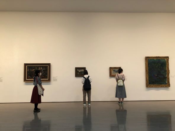 ルオーやモロー、モネなどの絵画を鑑賞