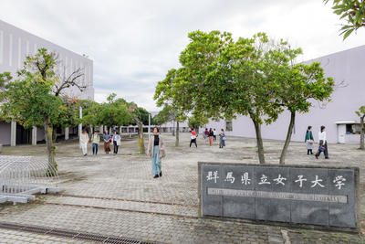 アプローチ広場