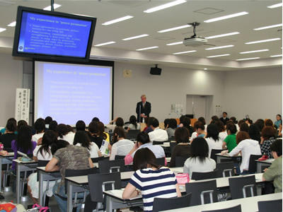 講義室（Lecture Halls）
