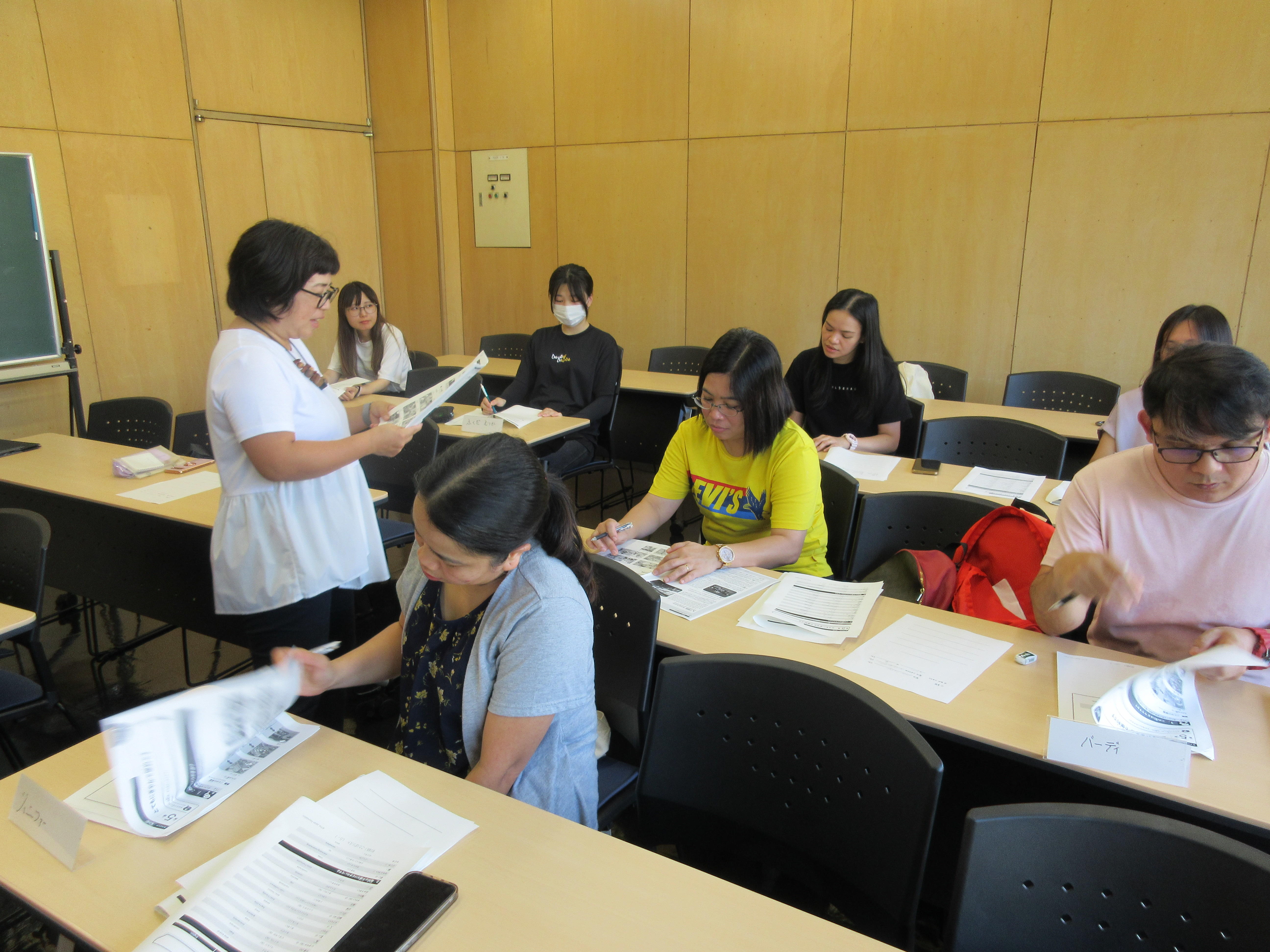 野口准教授による日本語の授業