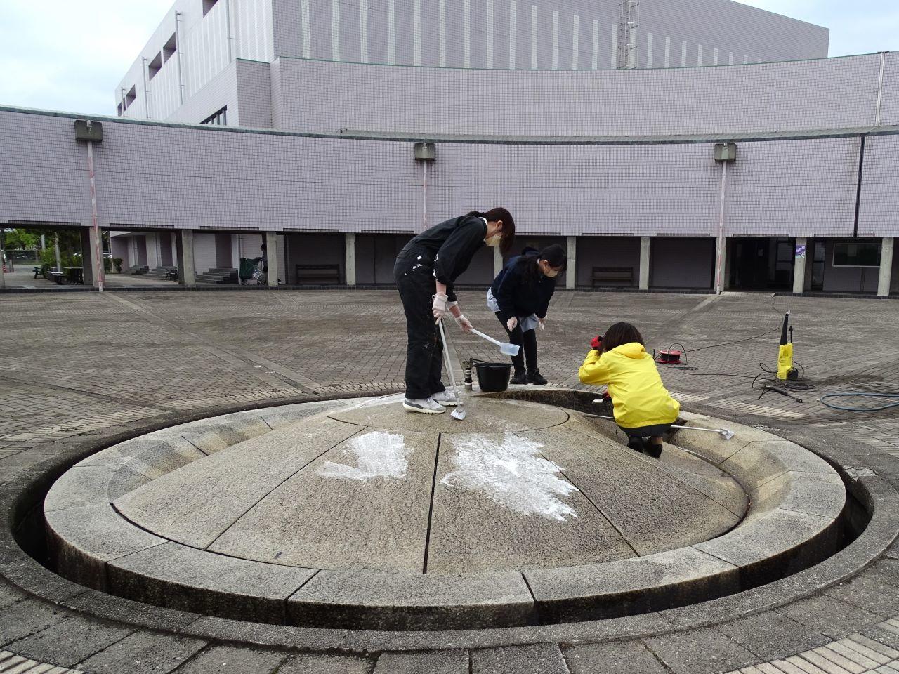 03:歯ブラシなどによる細部の洗浄