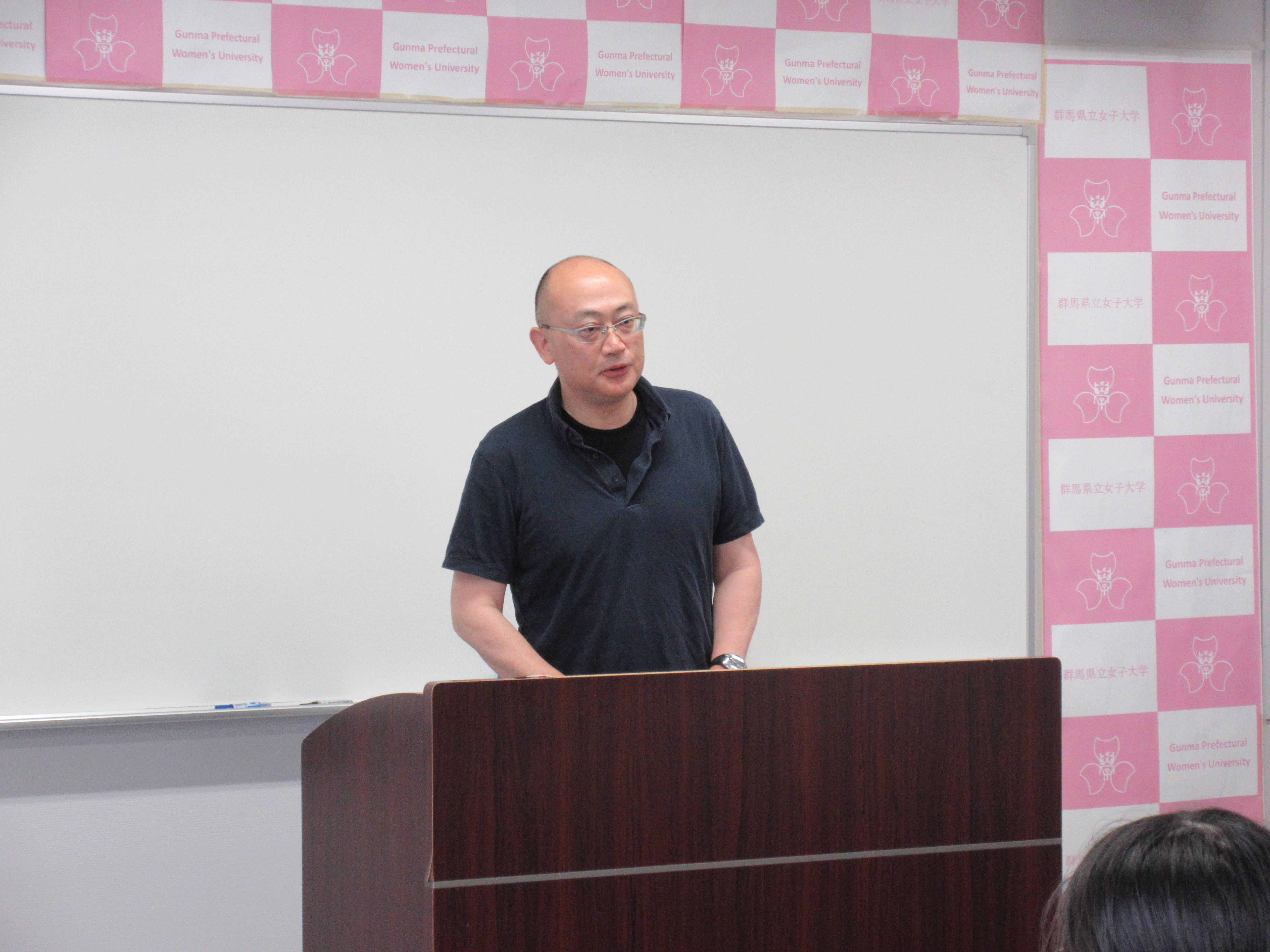 「安全情報を確認し、自分の身は自分で守り、大学の授業で一回り大きくなってください。」(野口和彦国際交流委員長)