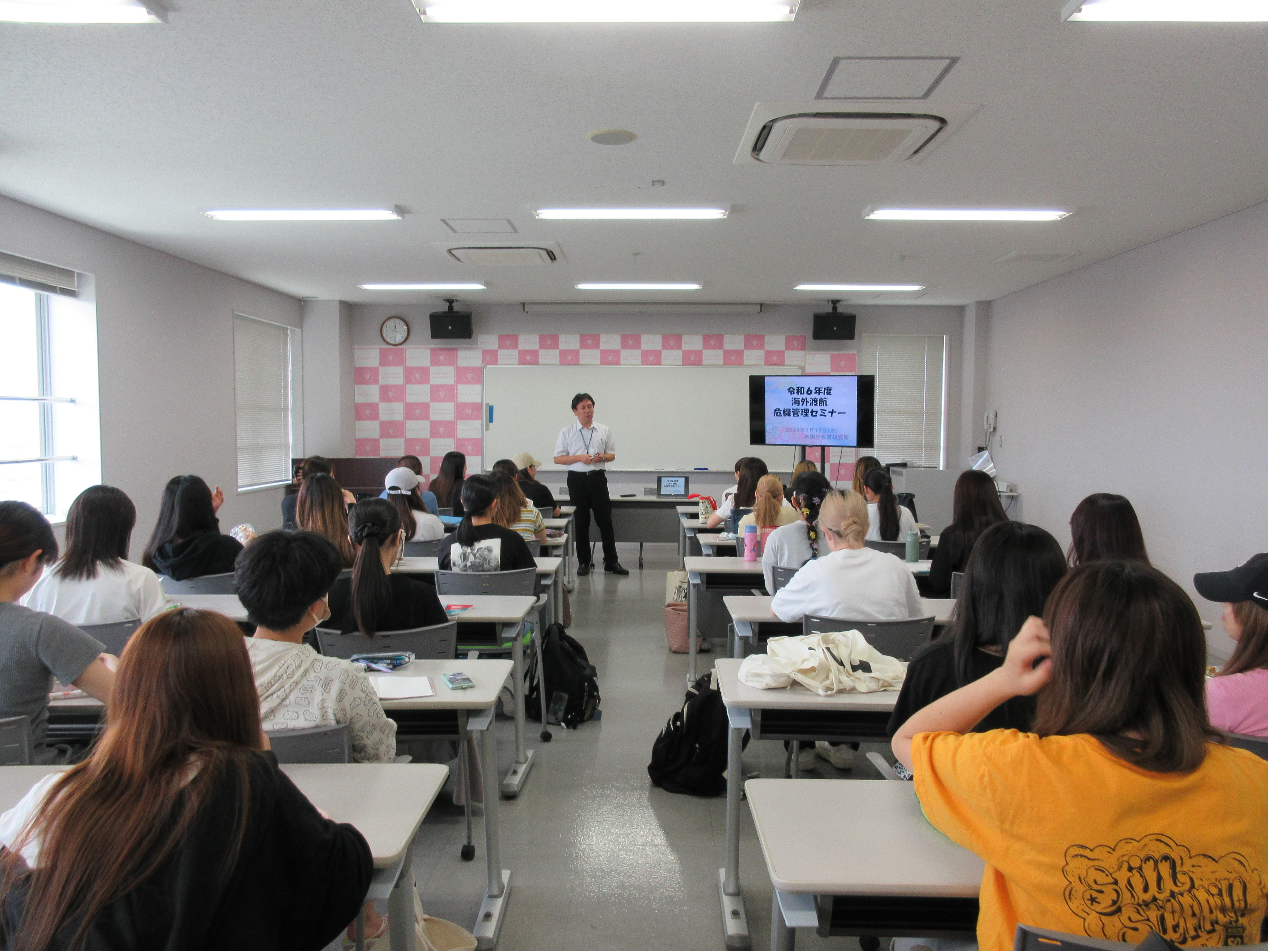 親善学生大使代表挨拶(国際コミュニケーション学部3年 高間 咲輝さん)