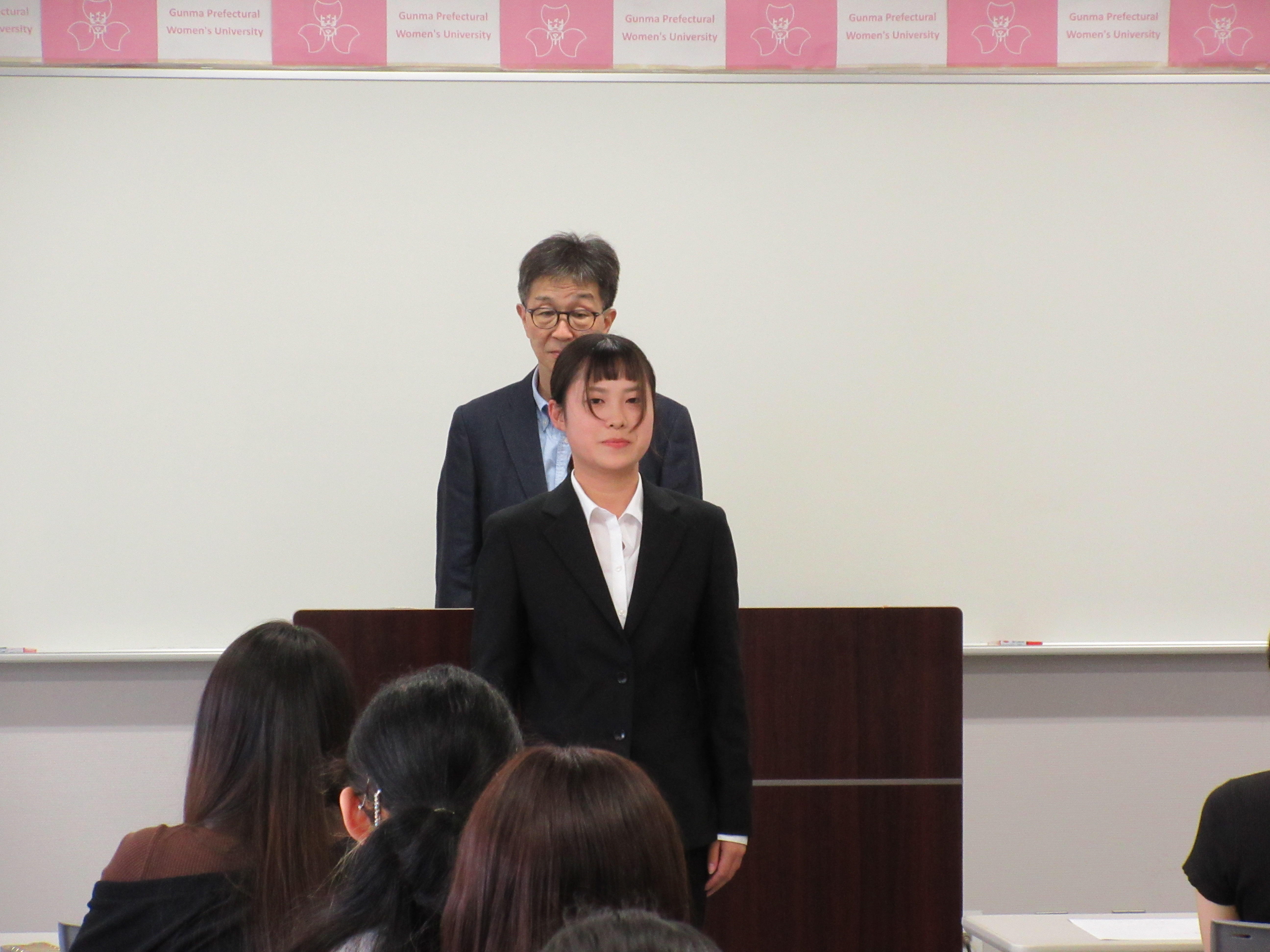 親善学生大使代表挨拶(国際コミュニケーション学部3年 高間 咲輝さん)