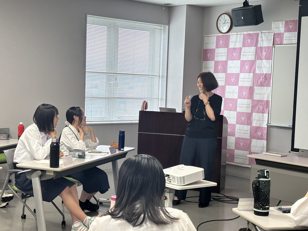 有声音と無声音を体感する塾生.JPG