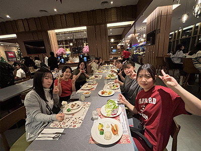 (3)クアラルンプール市内のホテルに到着し夕食をとりました