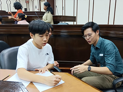 (6)プトラ大学を訪問し、現地の大学生と異文化交流を行いました