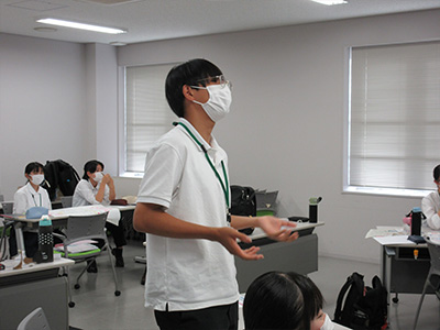 プレゼンテーションと質疑応答の様子