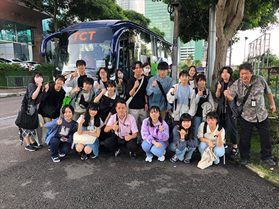 お世話になったシンガポールの現地ガイドさんとはこちらでお別れです