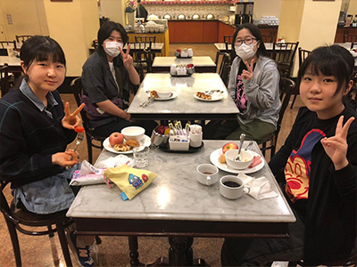 (6)朝食風景です