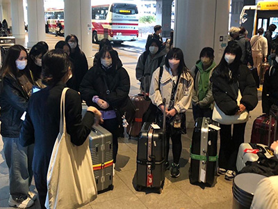 (1)羽田空港に着きました!