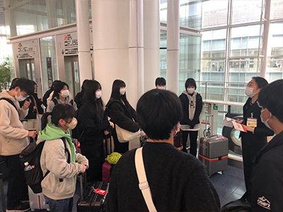 (1)羽田空港に着きました!