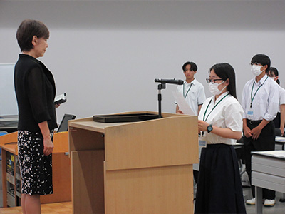 塾生代表挨拶(前橋女子高校2年 品川陽々稀さん)
