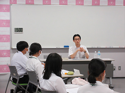 「『万葉集』とその時代」(文学部国文学科 鈴木崇大准教授)
